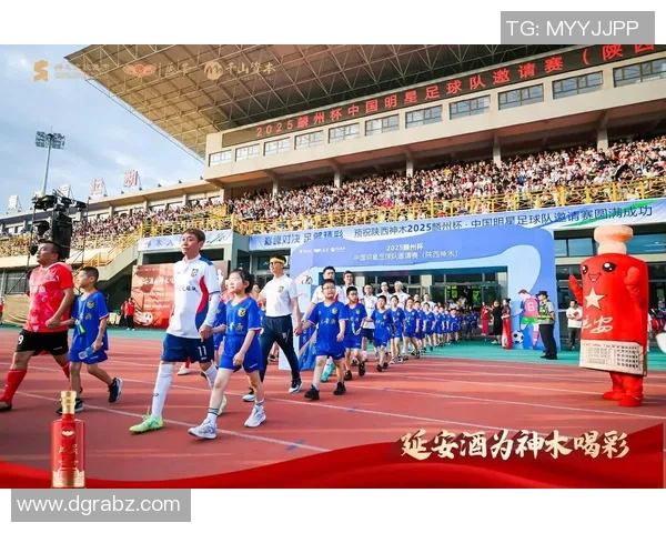中国抖音上的足球明星是谁引发了众多粉丝的热议与关注